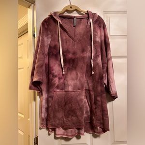 3/4 sleeve top with hood